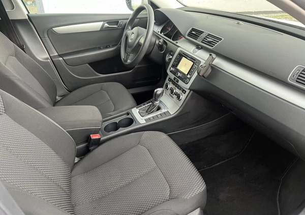 Volkswagen Passat cena 21500 przebieg: 307246, rok produkcji 2011 z Szamocin małe 529